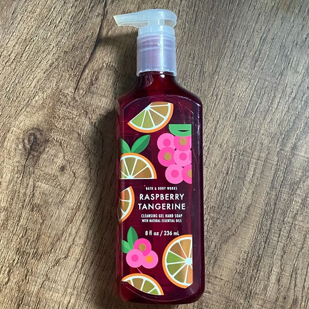 🆕2 Bath & Body Works Raspberry Tangerine Hand Soaps - Picture 2 of 4